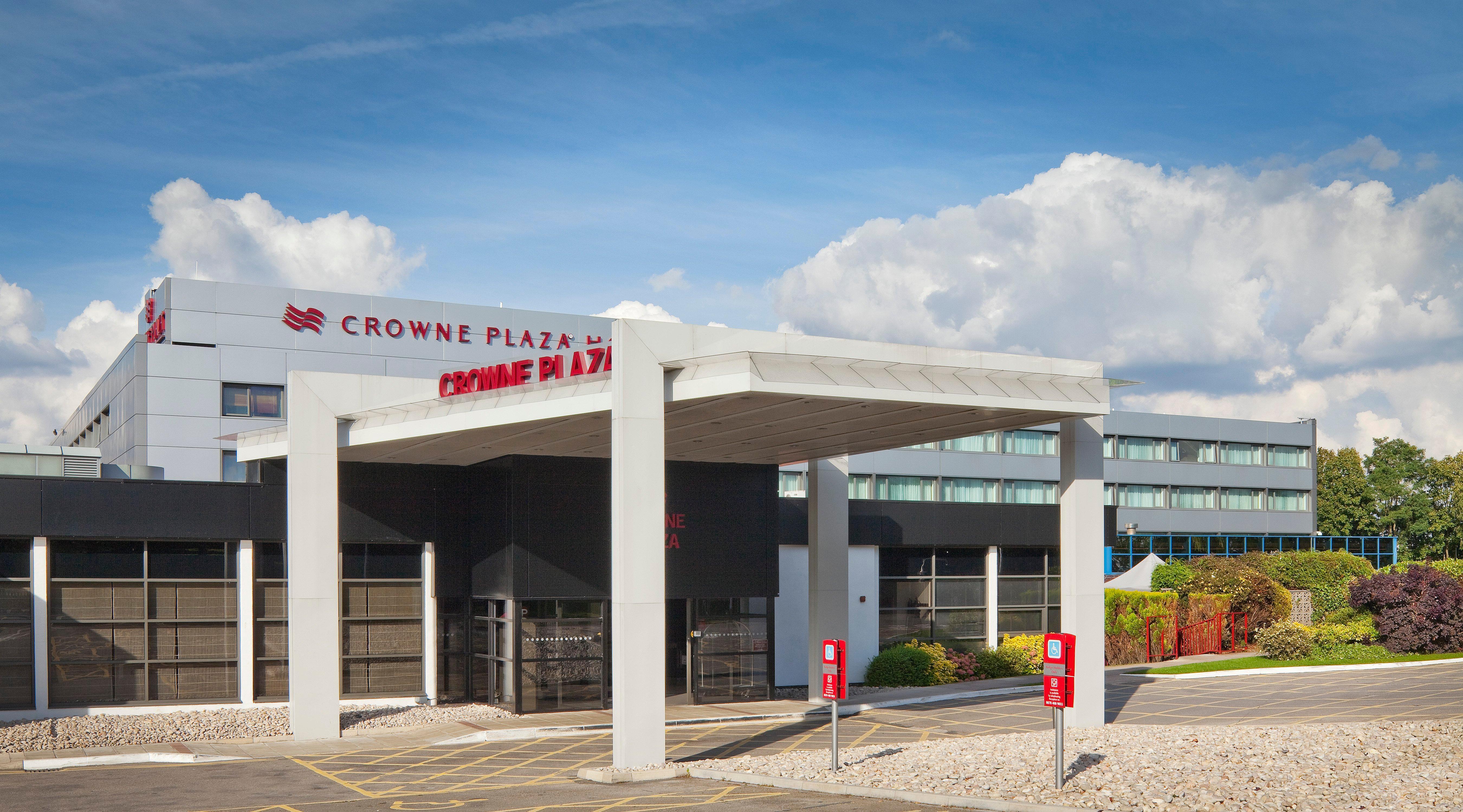 Crowne Plaza Manchester Airport, An Ihg Hotel Hale  Εξωτερικό φωτογραφία
